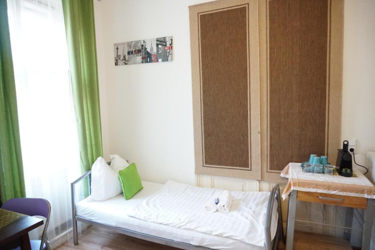 Contactless Check-In Room4You Waehring Wien Ngoại thất bức ảnh